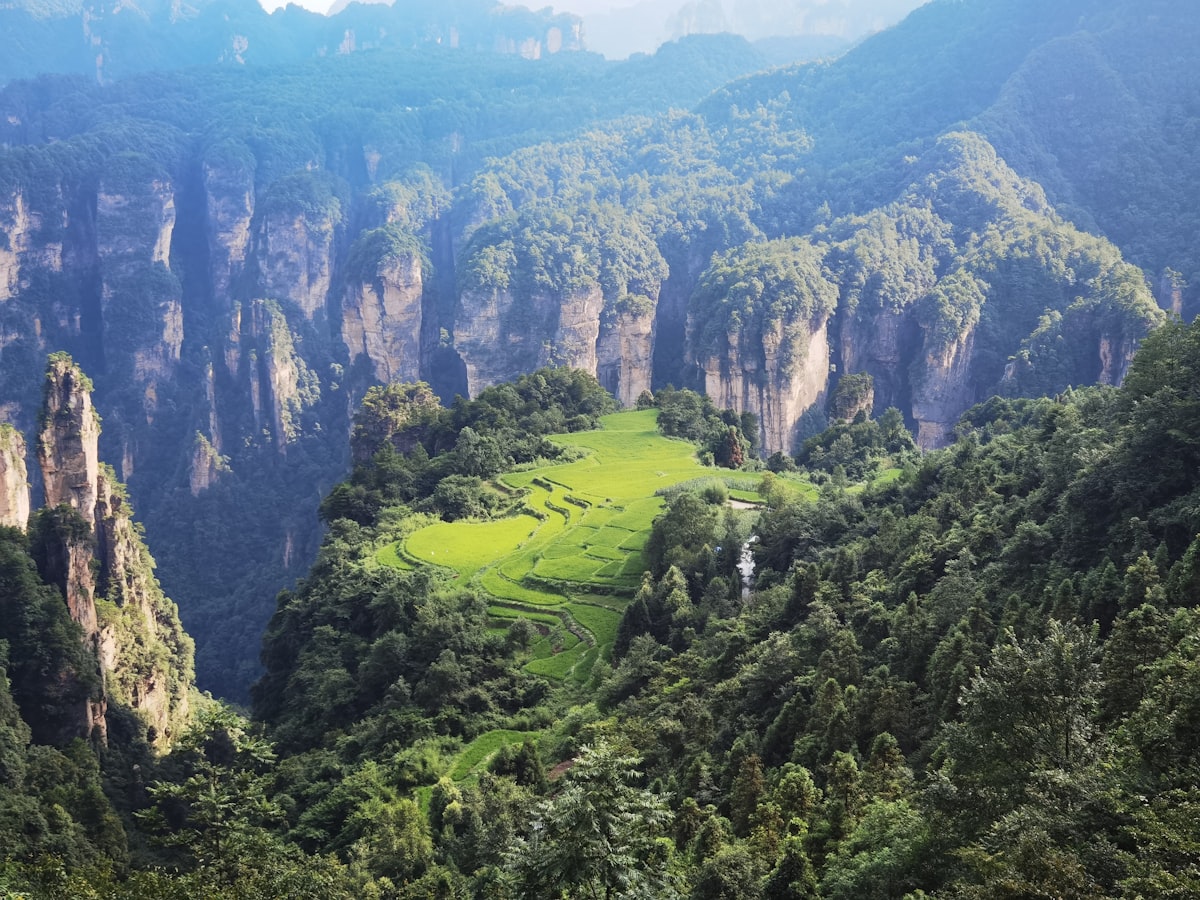 青山峡谷