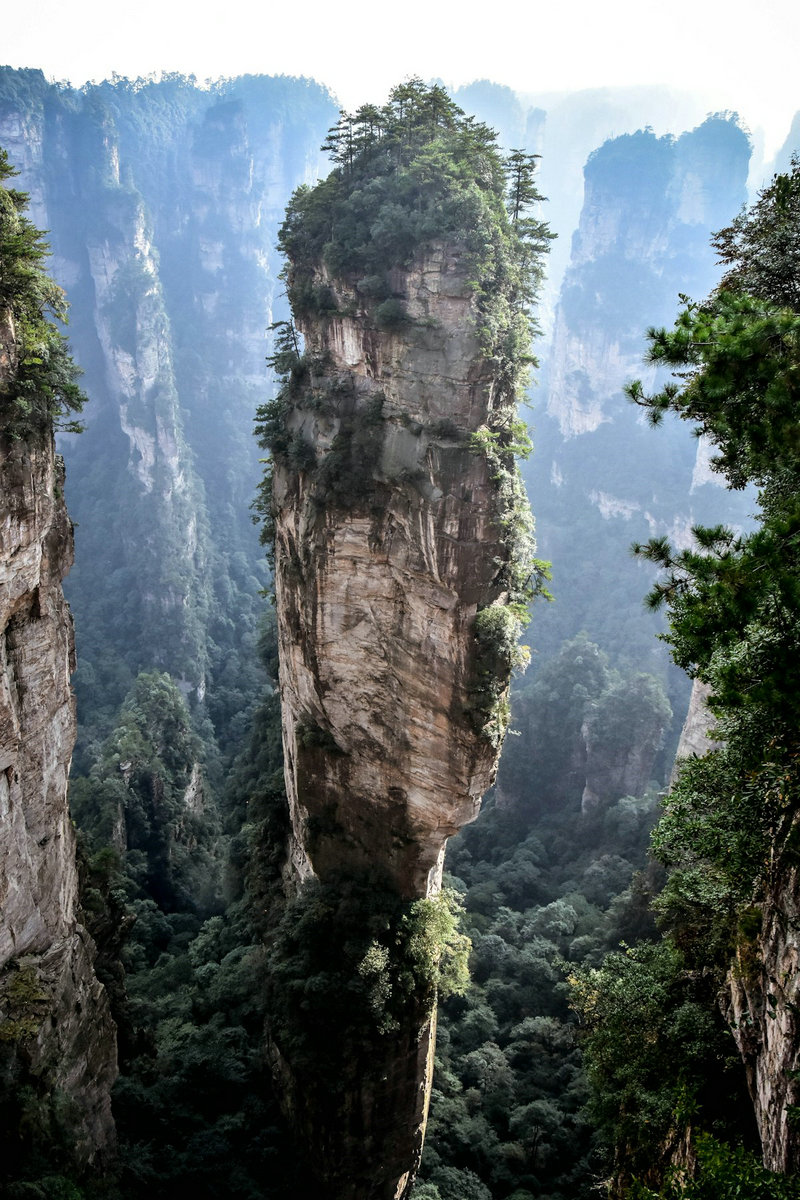 石峰群山